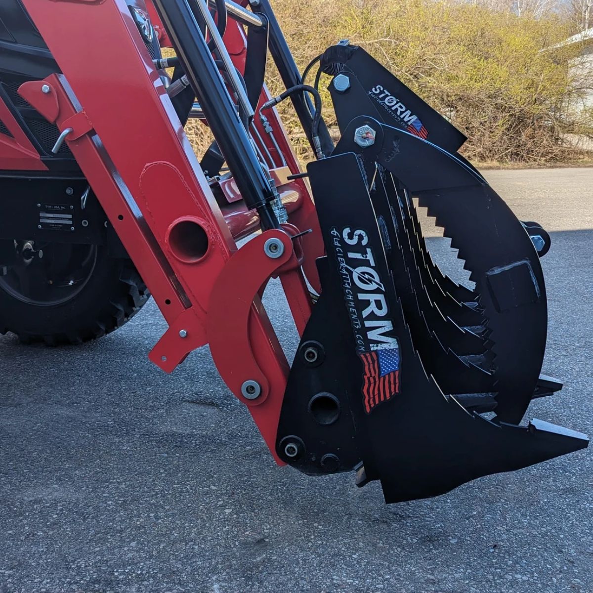 48" Rake Grapple — Storm Attachments - Right Side Closed