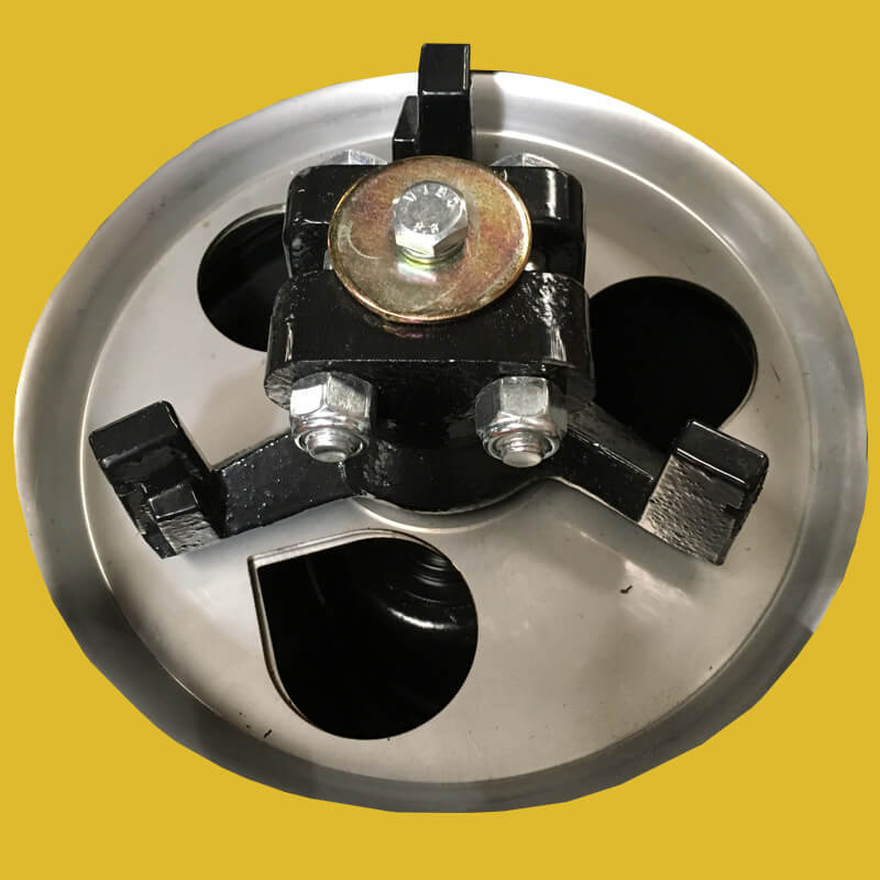 BEFCO Turbo Hop 303 Pendulum Spreader top view, featuring a black and silver design with adjustable openings.