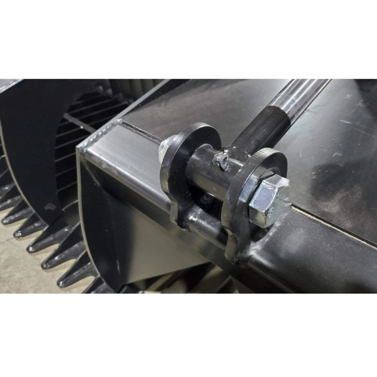 Rock / Brush Grapple — Storm Attachments - Bolts