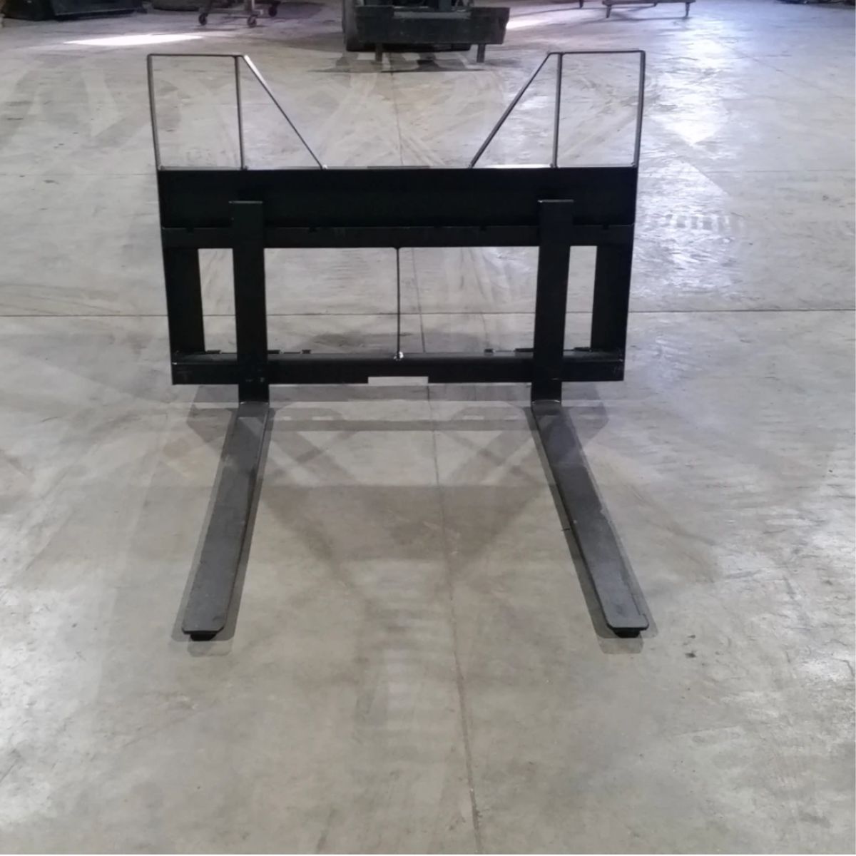 2000 Lb Quick Attach Pallet Forks — Storm Attachments - Front